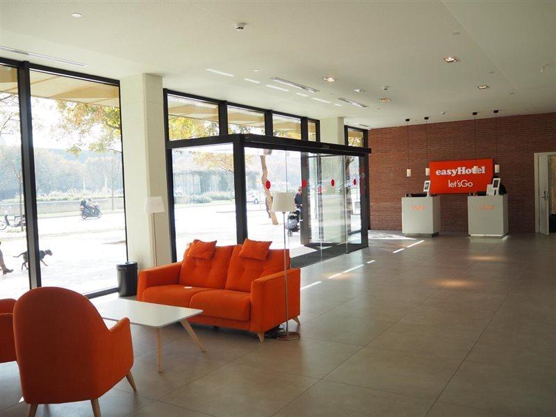 Easyhotel Malaga City Centre Exterior photo